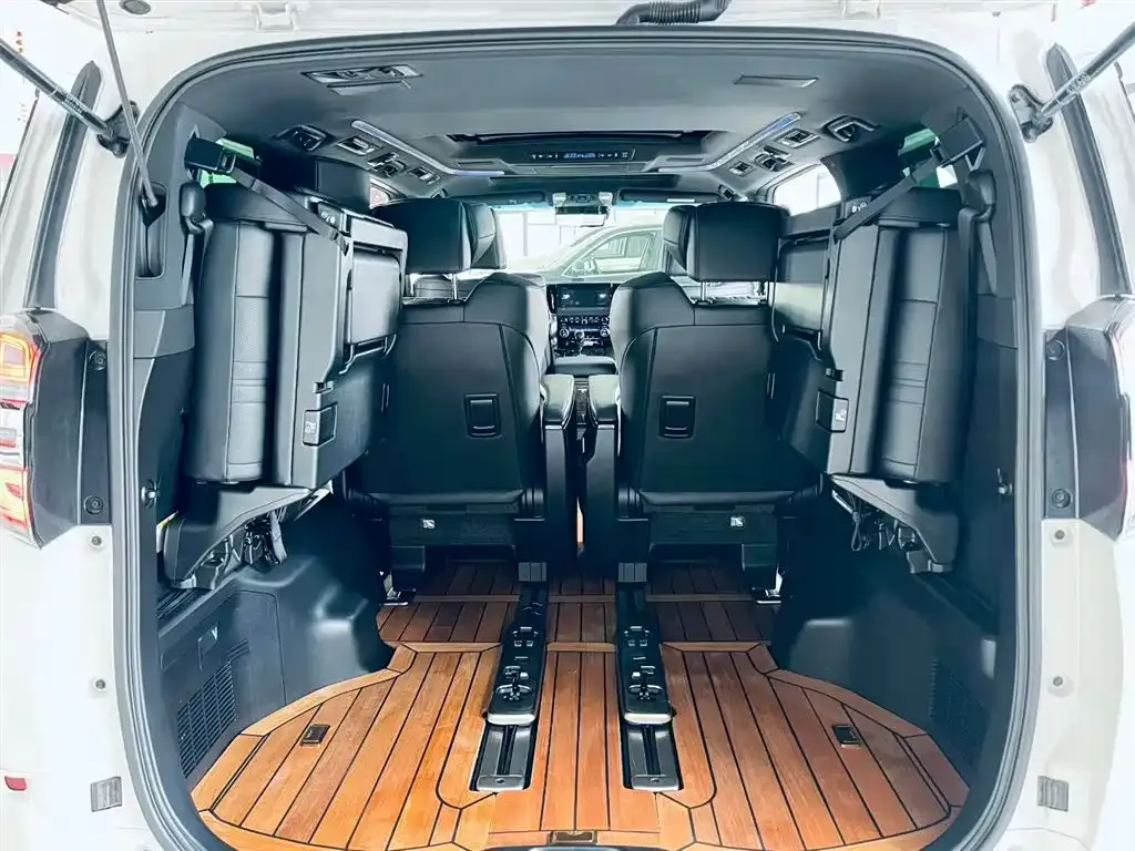 Toyota Vellfire — фото 9