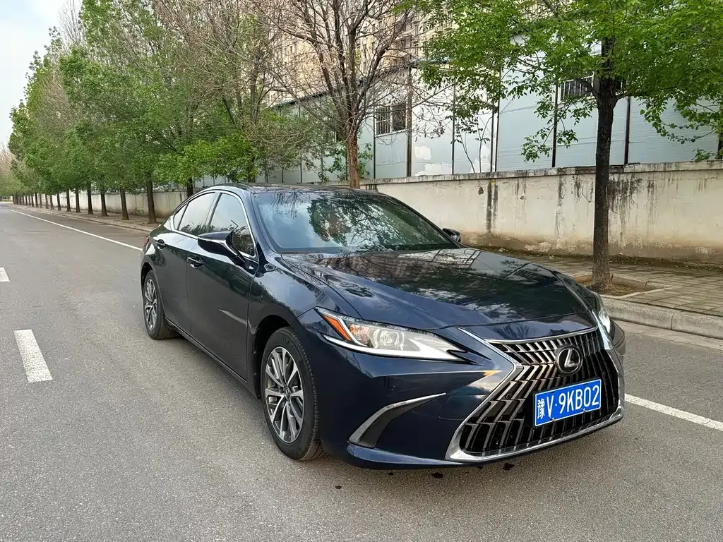 Lexus ES — фото 10