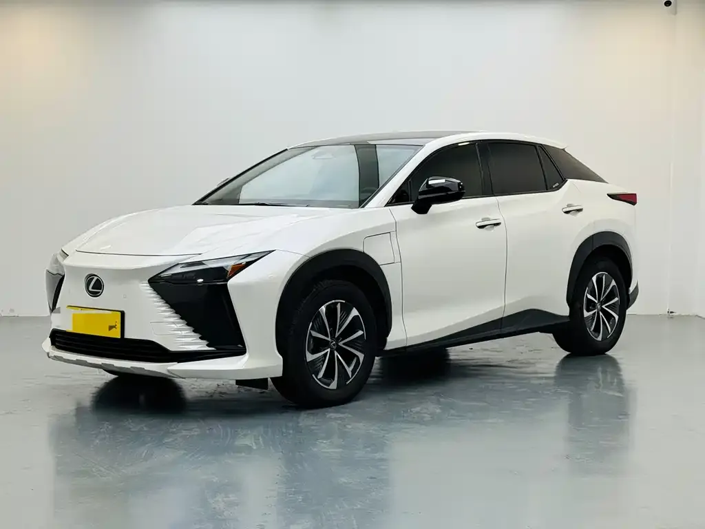 Lexus RZ — фото 1
