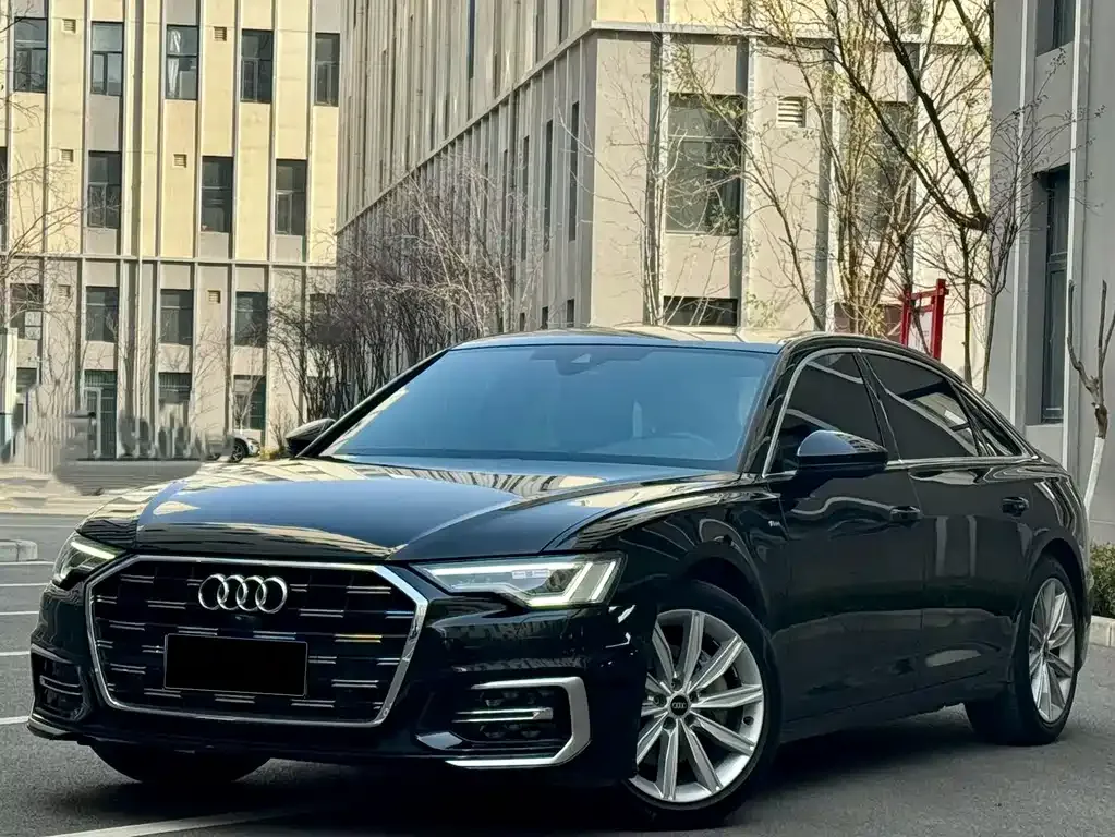 Audi A6L — фото 1