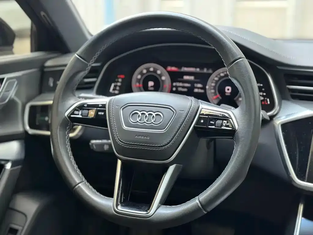 Audi A6L — фото 2