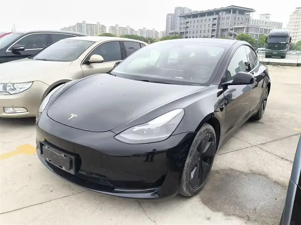 Tesla Model 3 — фото 8