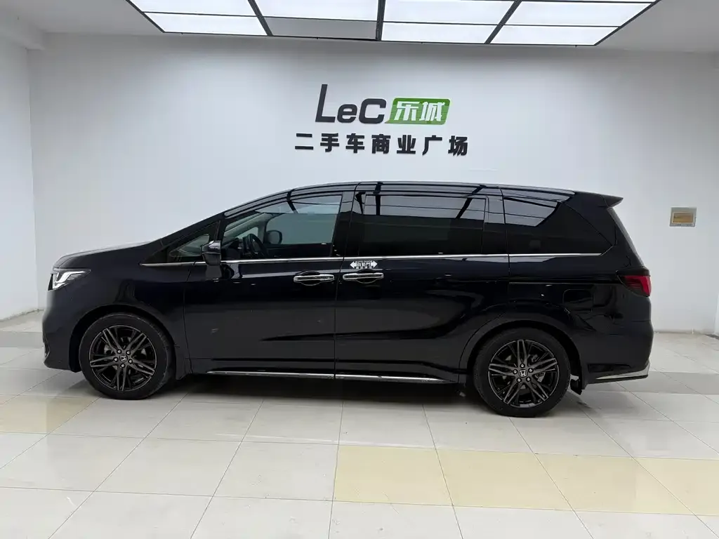 Honda Odyssey 2022 из CN, фото 2