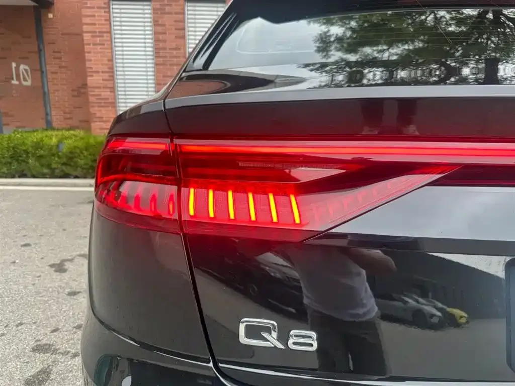 Audi Q8 — фото 3