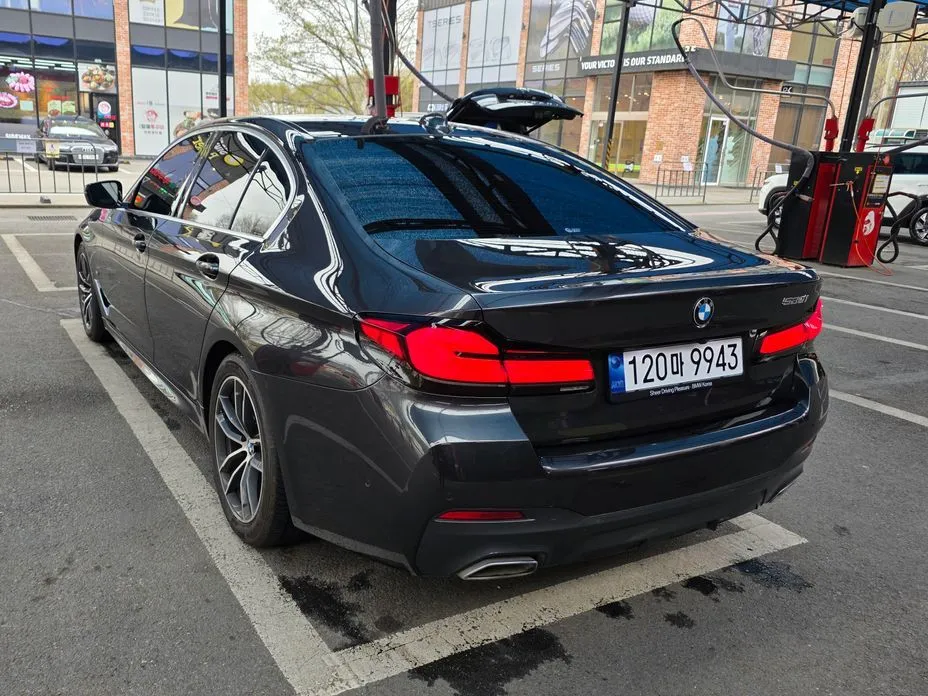BMW 5-Series 2023 из KR, фото 2