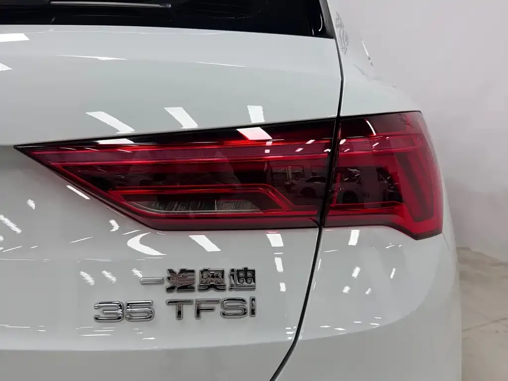 Audi Q3 — фото 3
