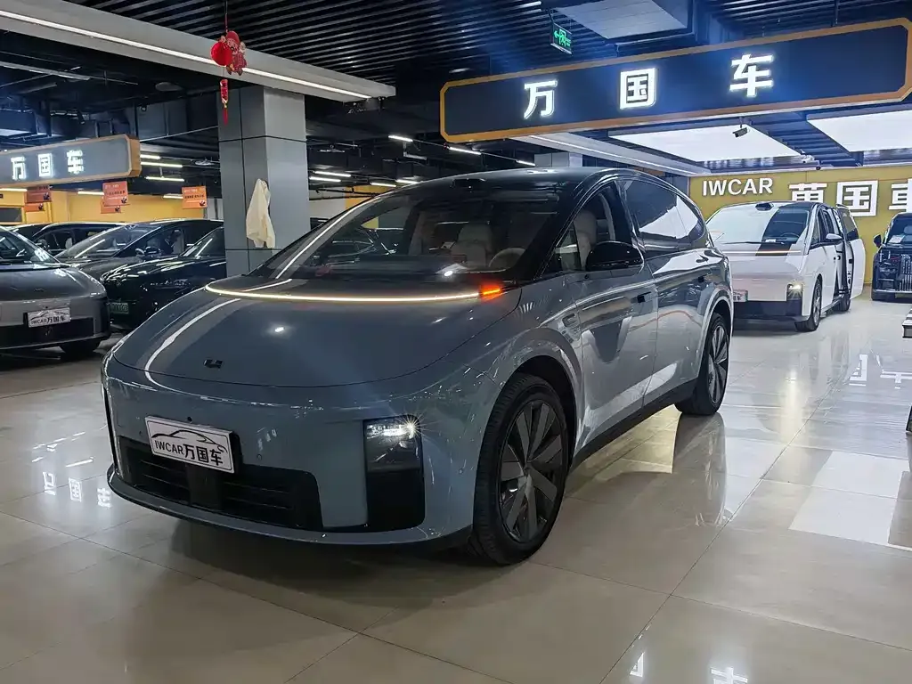 Li Auto i8