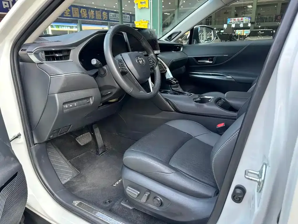 Toyota Venza 2023 из CN, фото 10