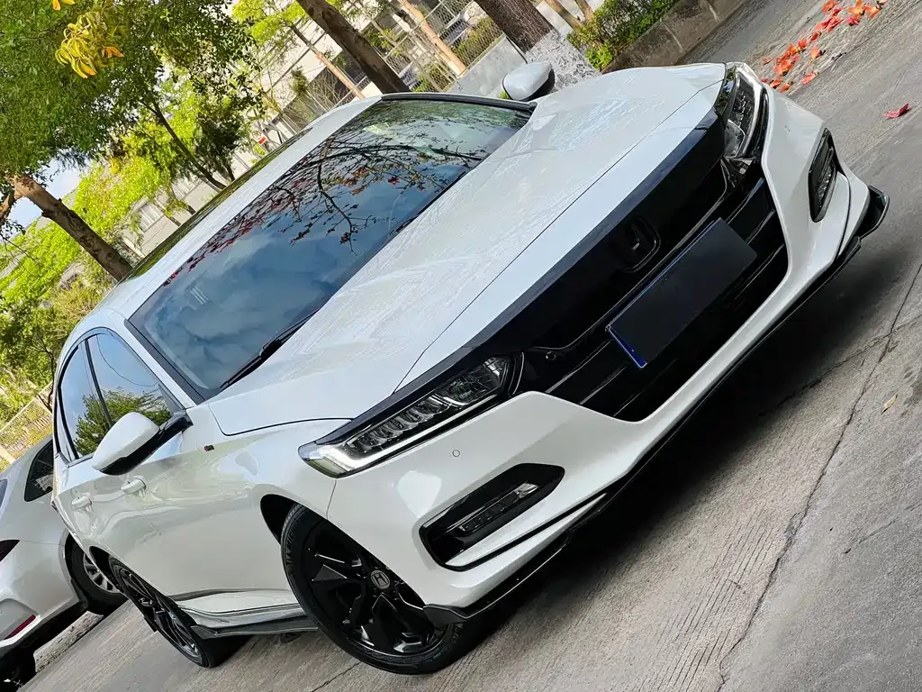 Honda Accord — фото 8
