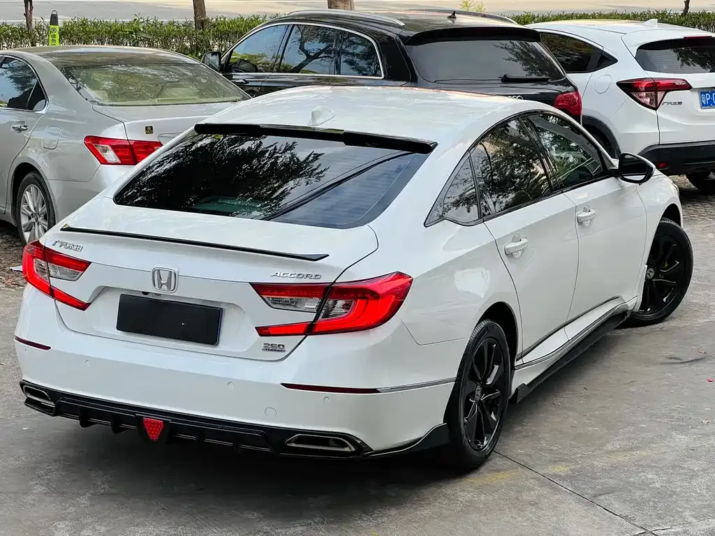 Honda Accord — фото 3