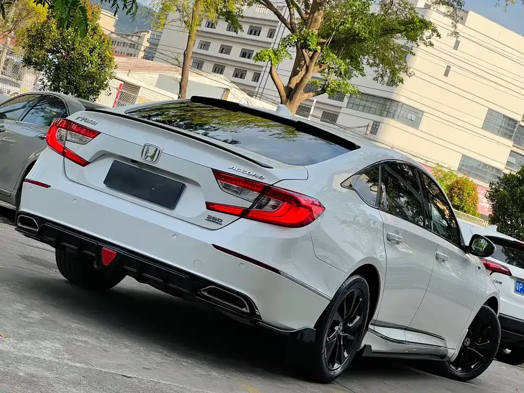 Honda Accord — фото 4