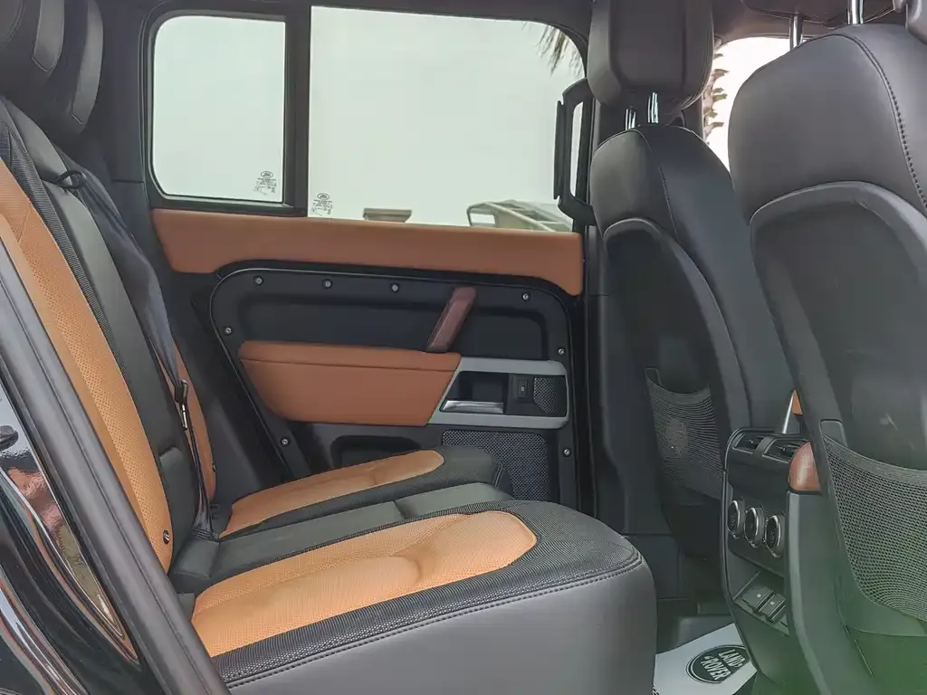 Land Rover Defender 2023 из CN, фото 3