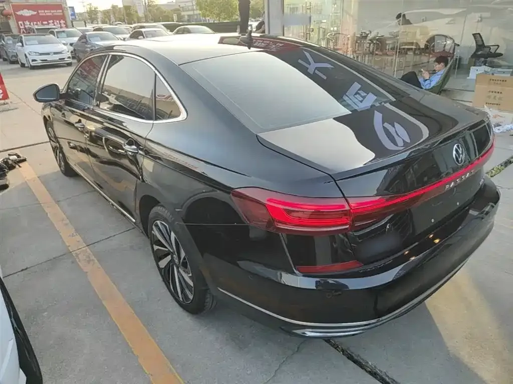 Volkswagen Passat — фото 9