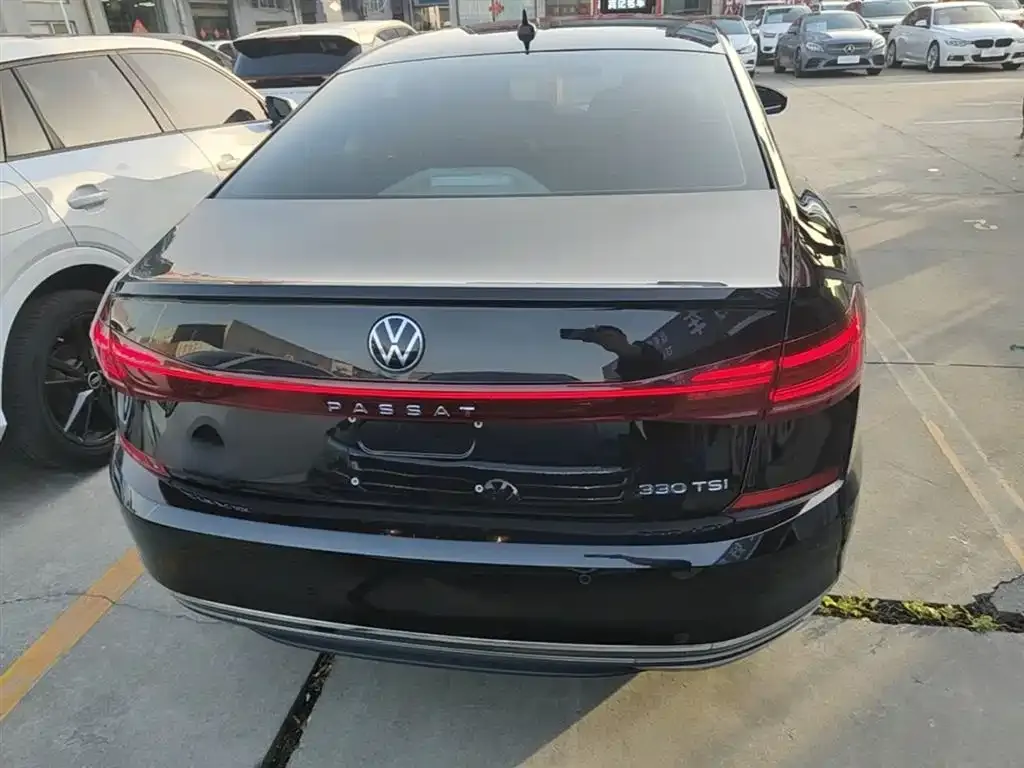 Volkswagen Passat — фото 5