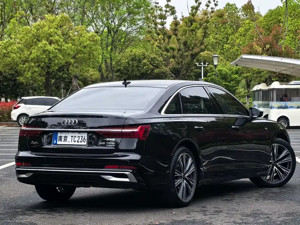 Audi A6L — фото 9
