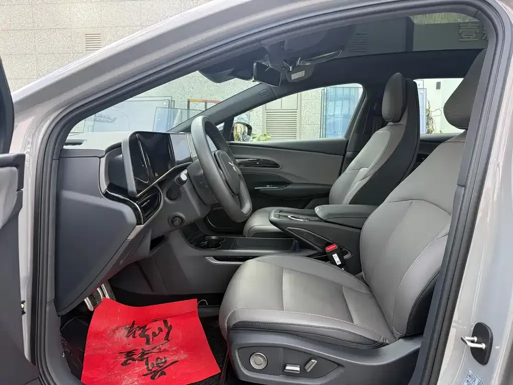 Hongqi EH7 2025 из CN, фото 2