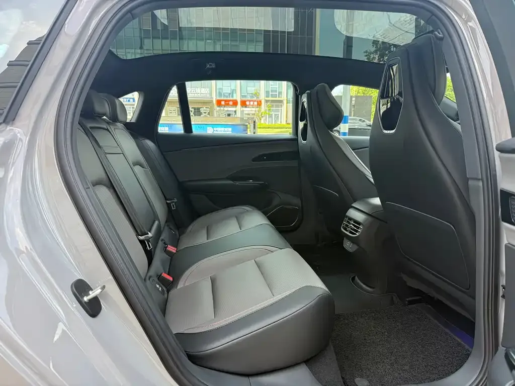 Hongqi EH7 2025 из CN, фото 10
