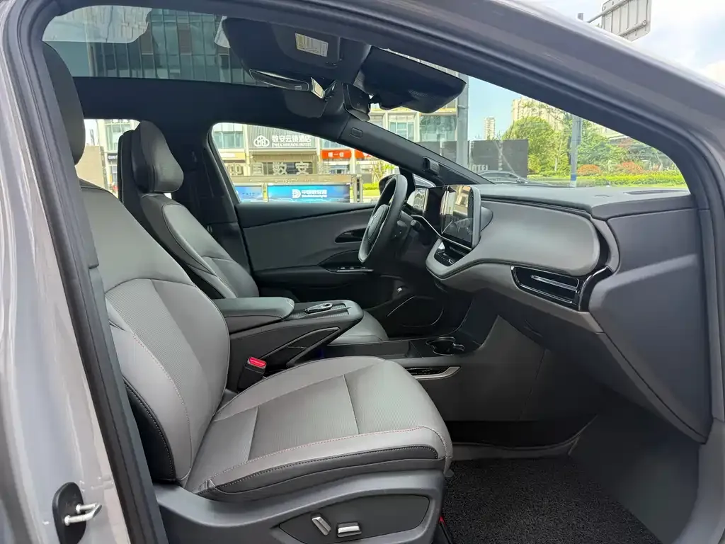 Hongqi EH7 2025 из CN, фото 5