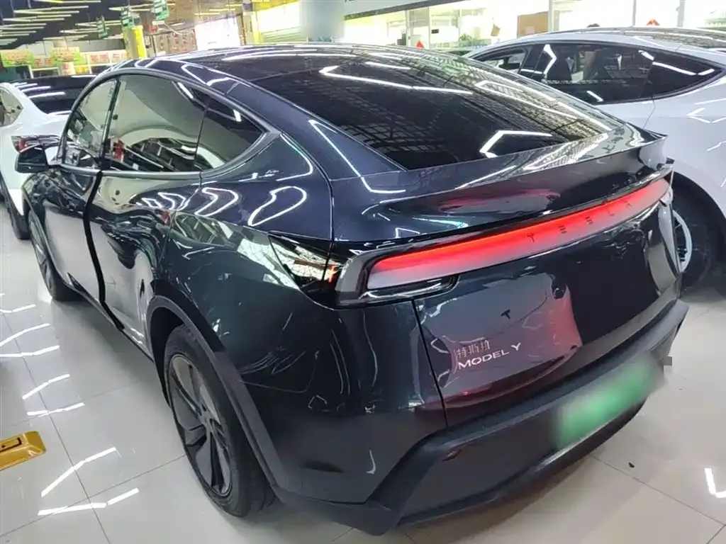 Tesla Model Y 2025 из CN, фото 5