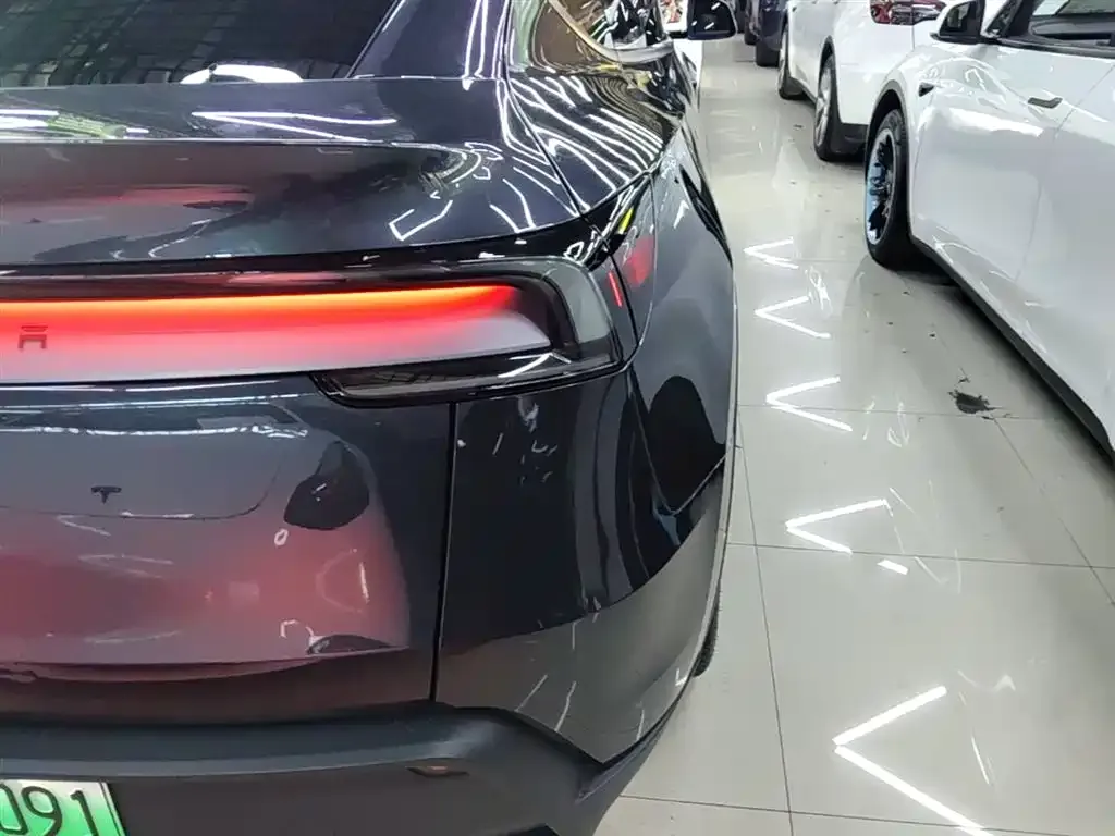 Tesla Model Y 2025 из CN, фото 4