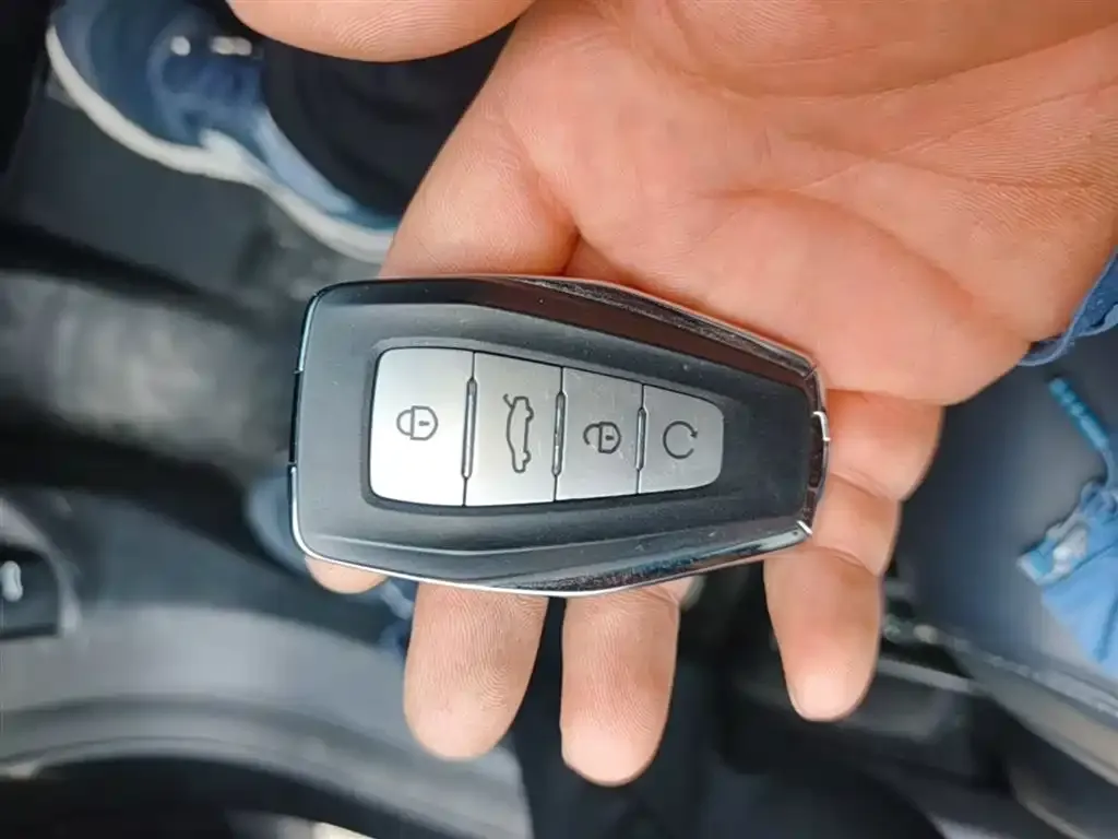 Geely Boyue L 2023 из CN, фото 2