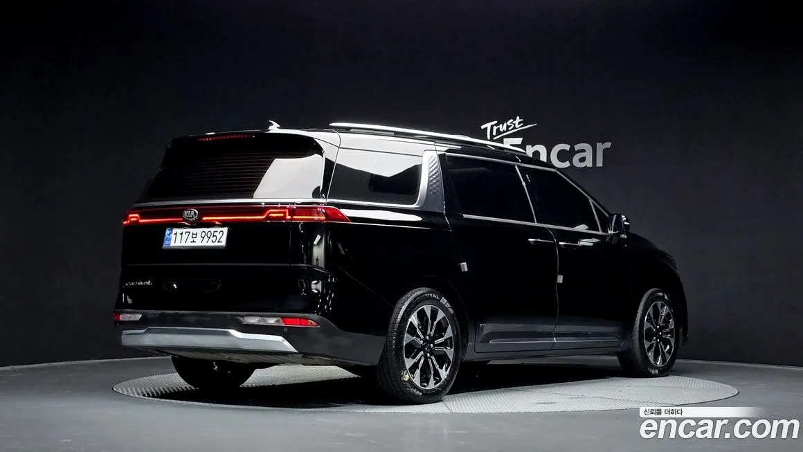 Kia Carnival — фото 4