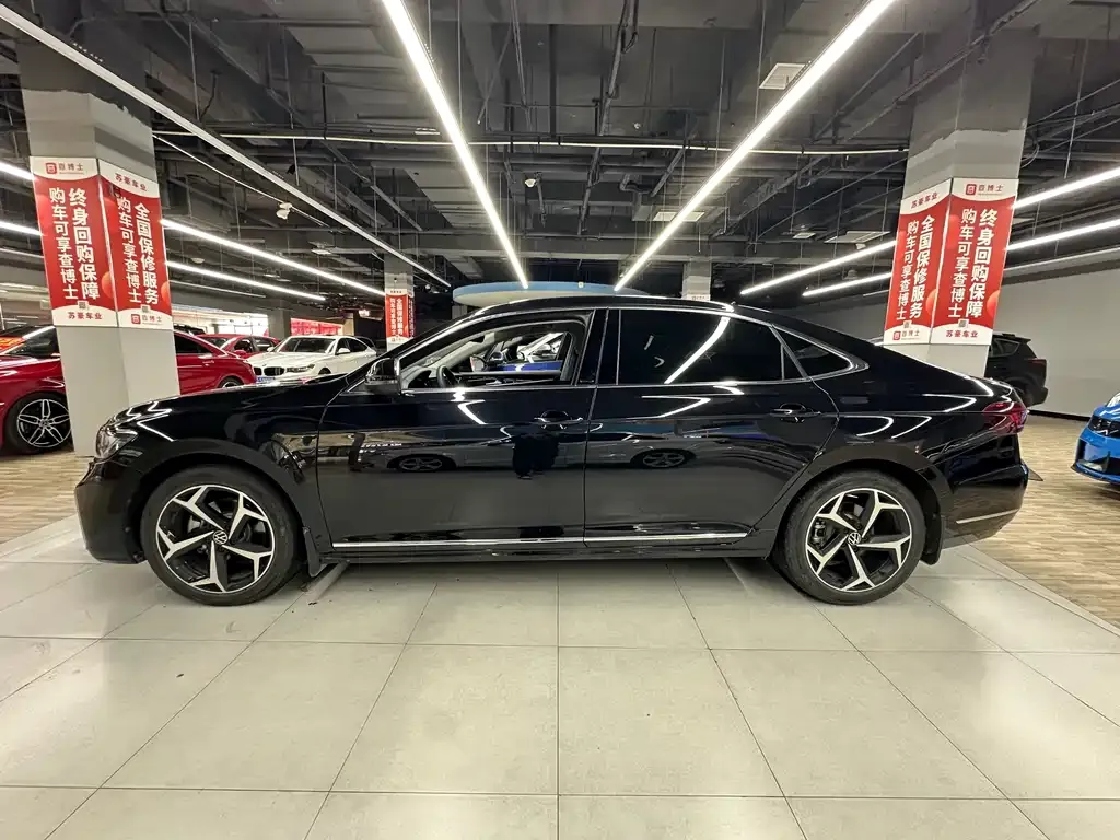 Volkswagen Passat — фото 8