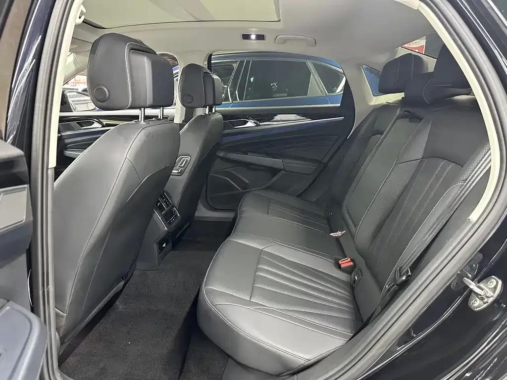Volkswagen Passat — фото 5