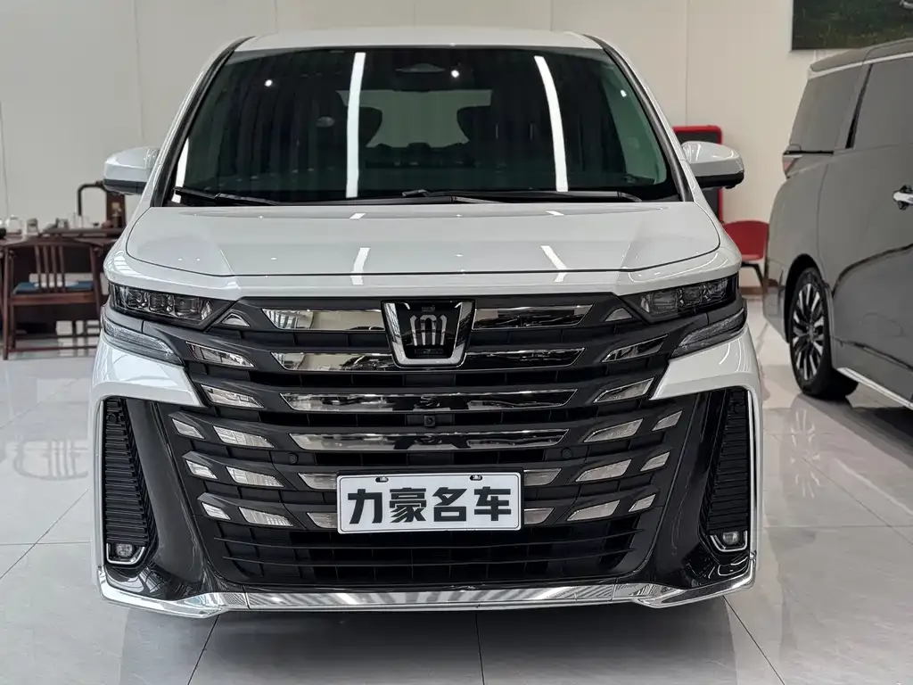 Toyota Vellfire — фото 7