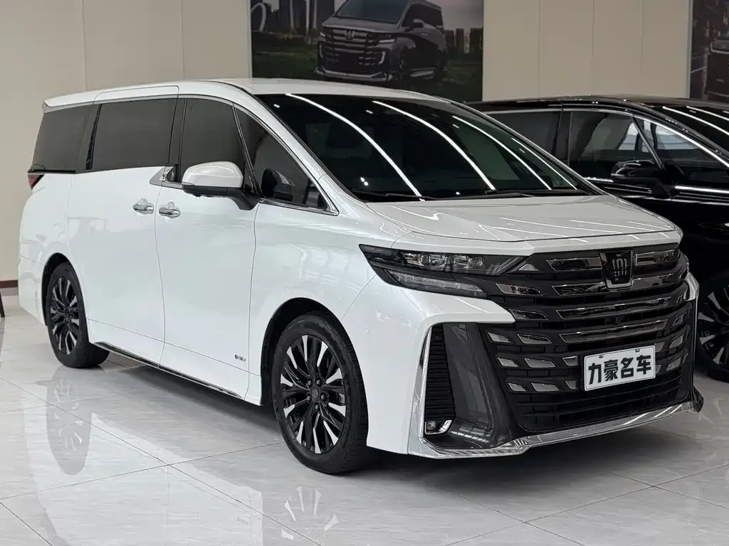 Toyota Vellfire — фото 2