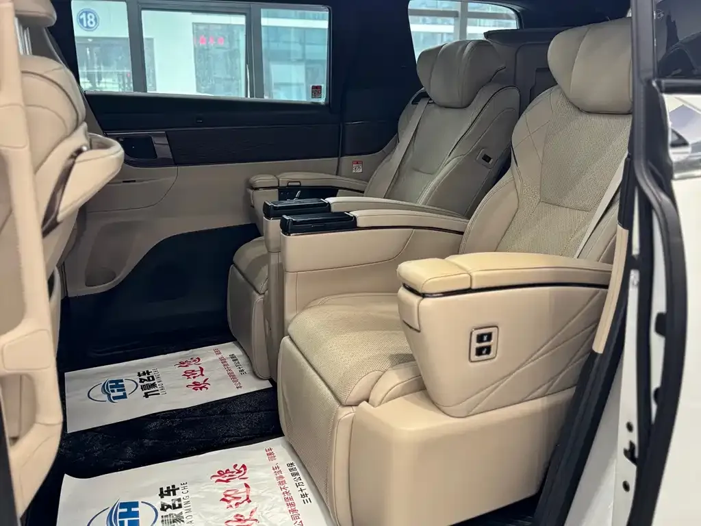 Toyota Vellfire — фото 6