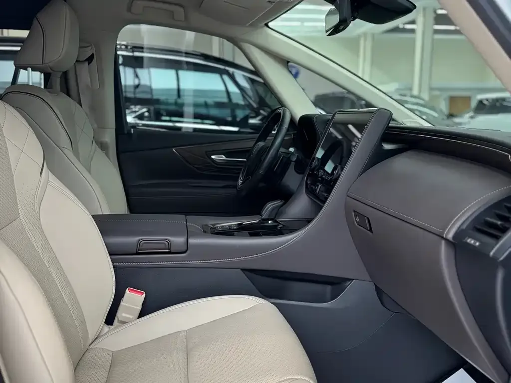 Toyota Vellfire — фото 5