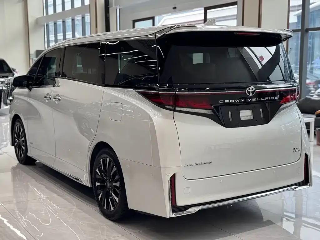Toyota Vellfire — фото 8