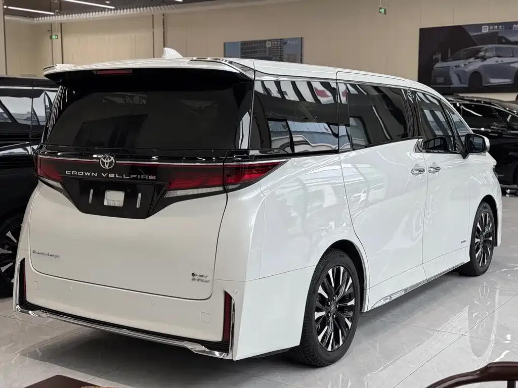 Toyota Vellfire — фото 9