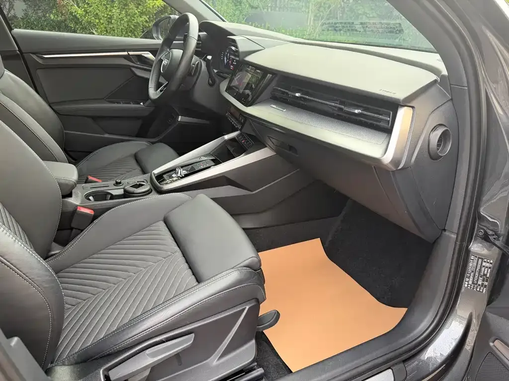 Audi A3 2023 из CN, фото 3