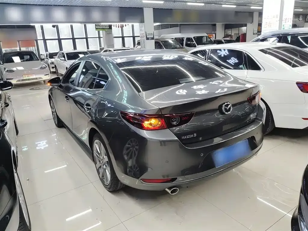 Mazda 3 Axela — фото 10