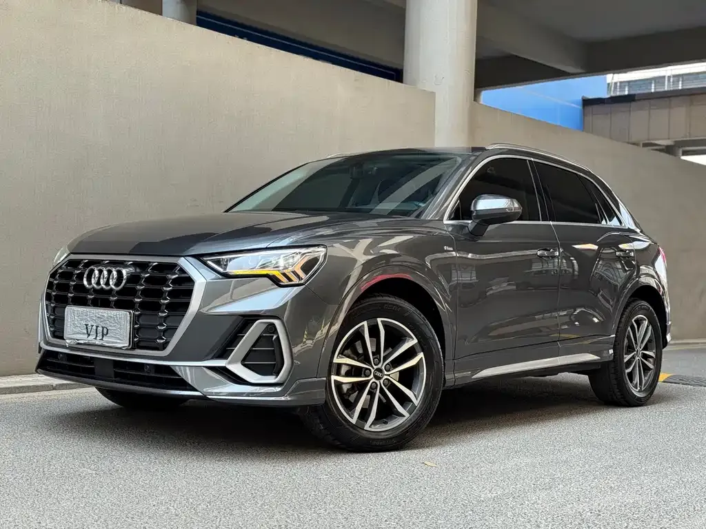 Audi Q3 — фото 1