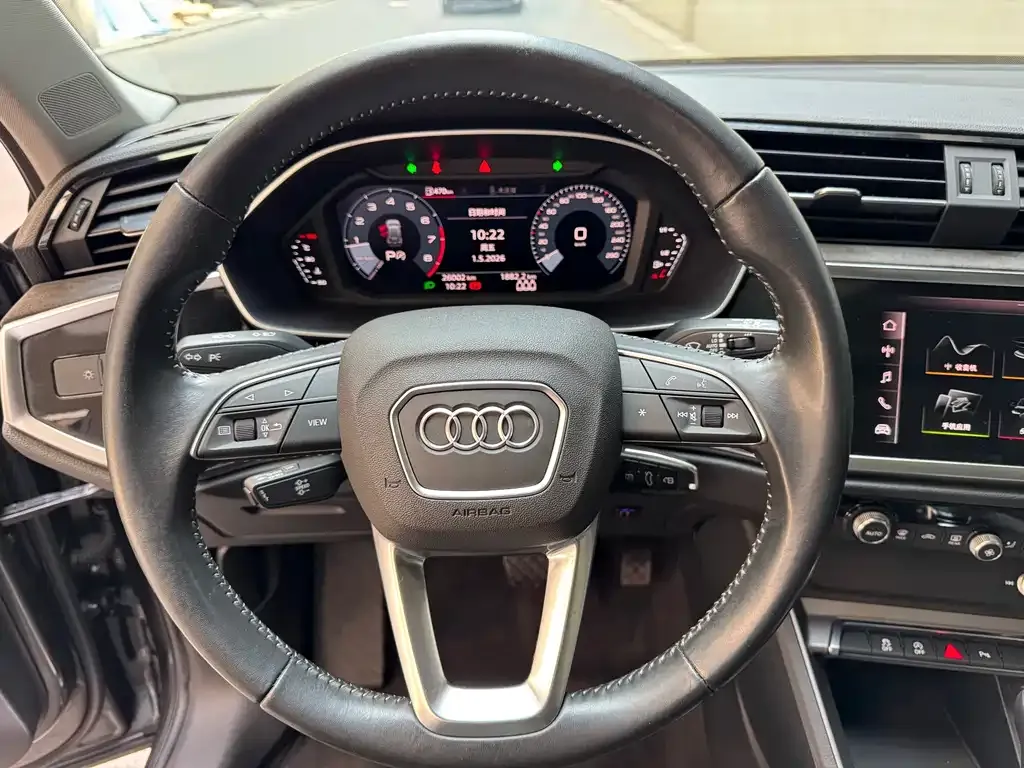 Audi Q3 — фото 3