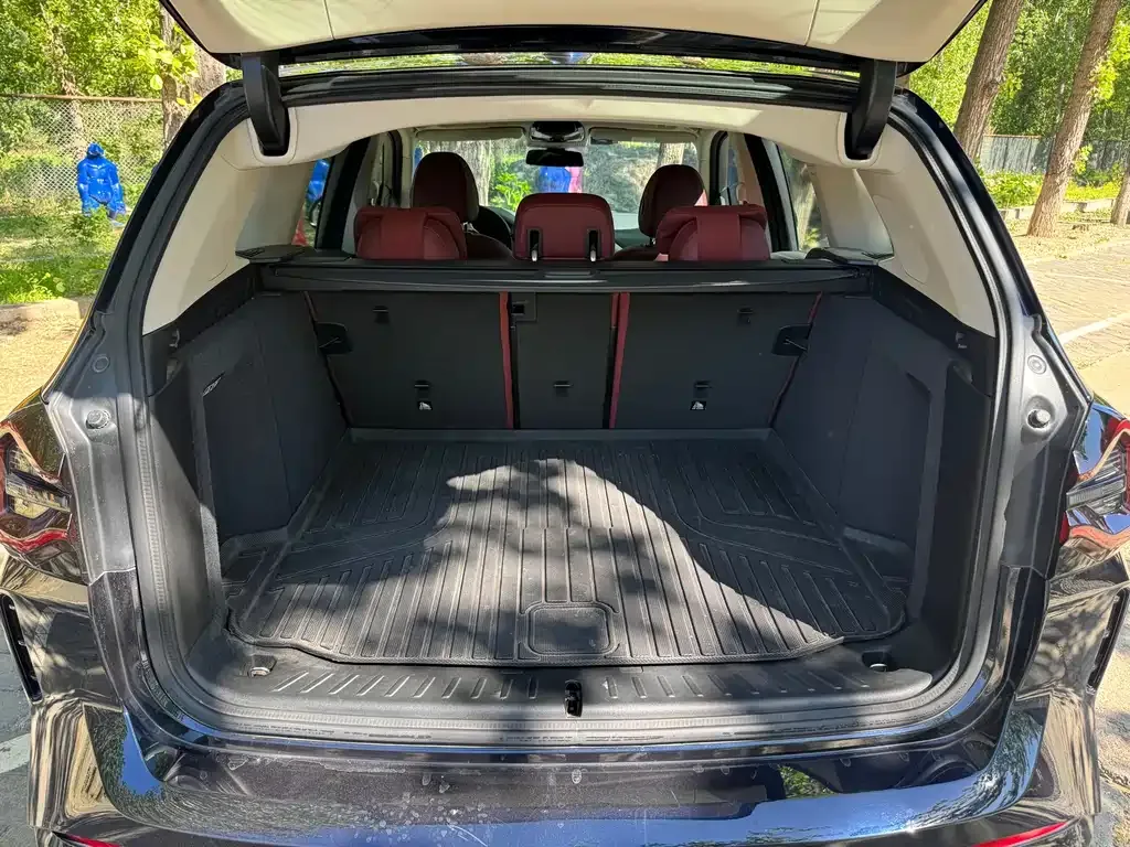 BMW iX3 — фото 10