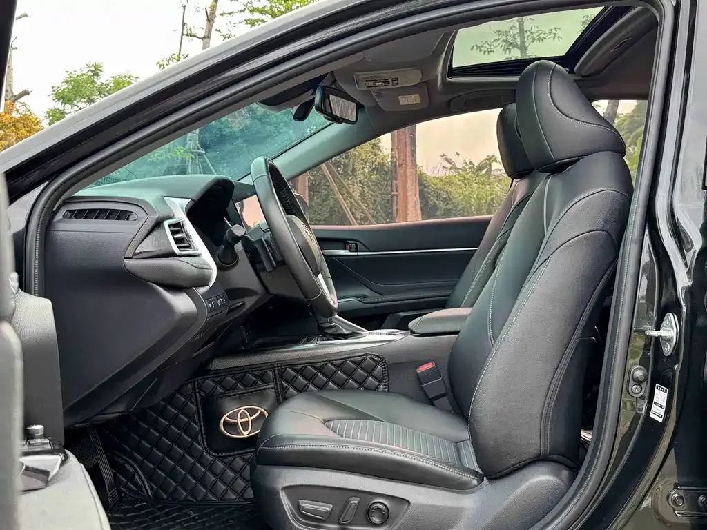 Toyota Camry 2022 из CN, фото 4