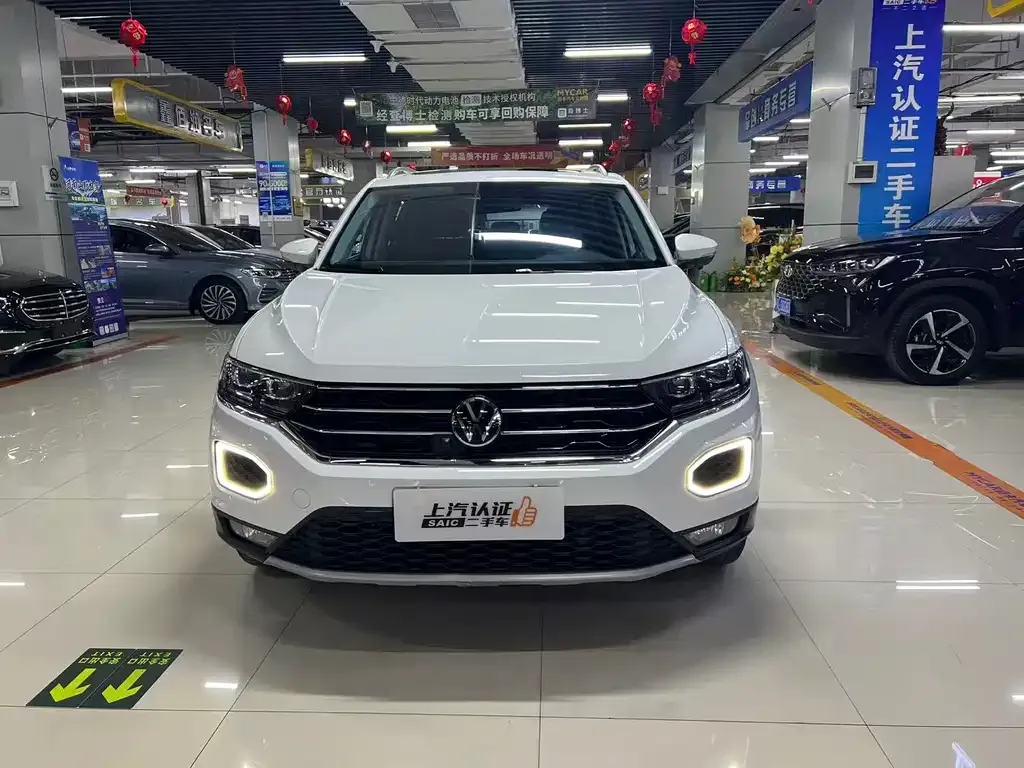 Volkswagen T-Roc — фото 7