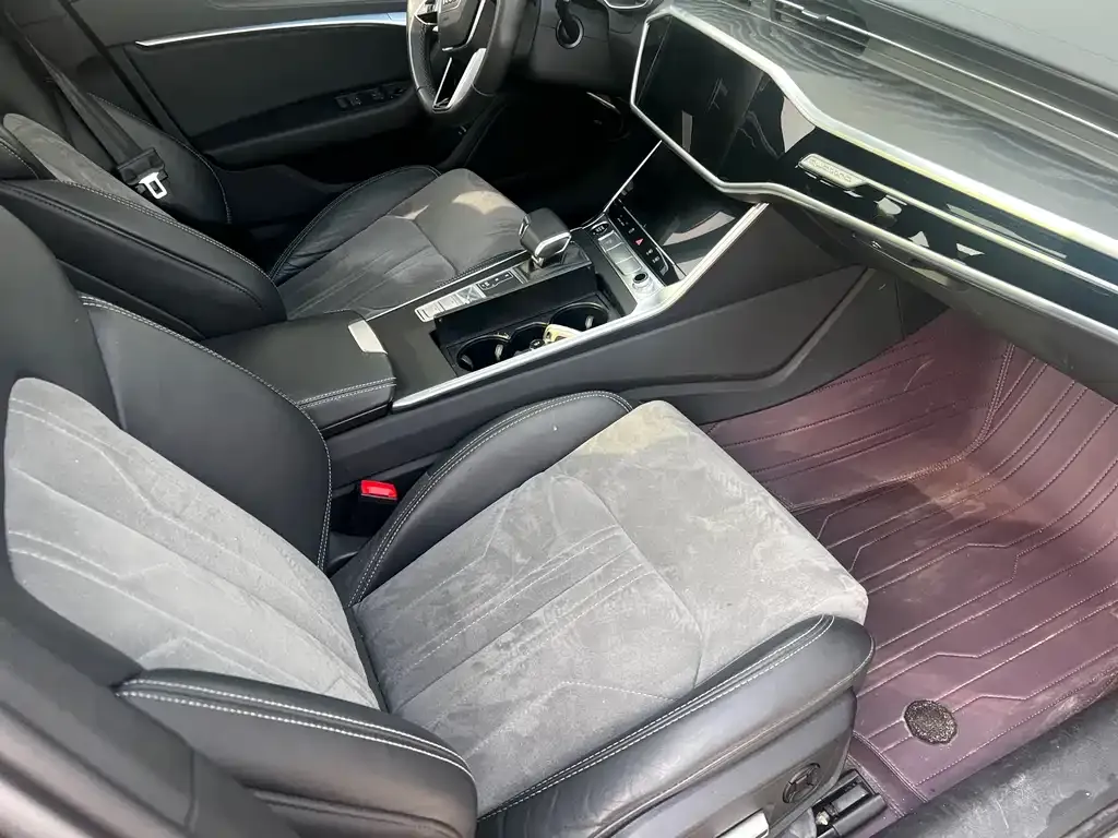 Audi A6L 2024 из CN, фото 4