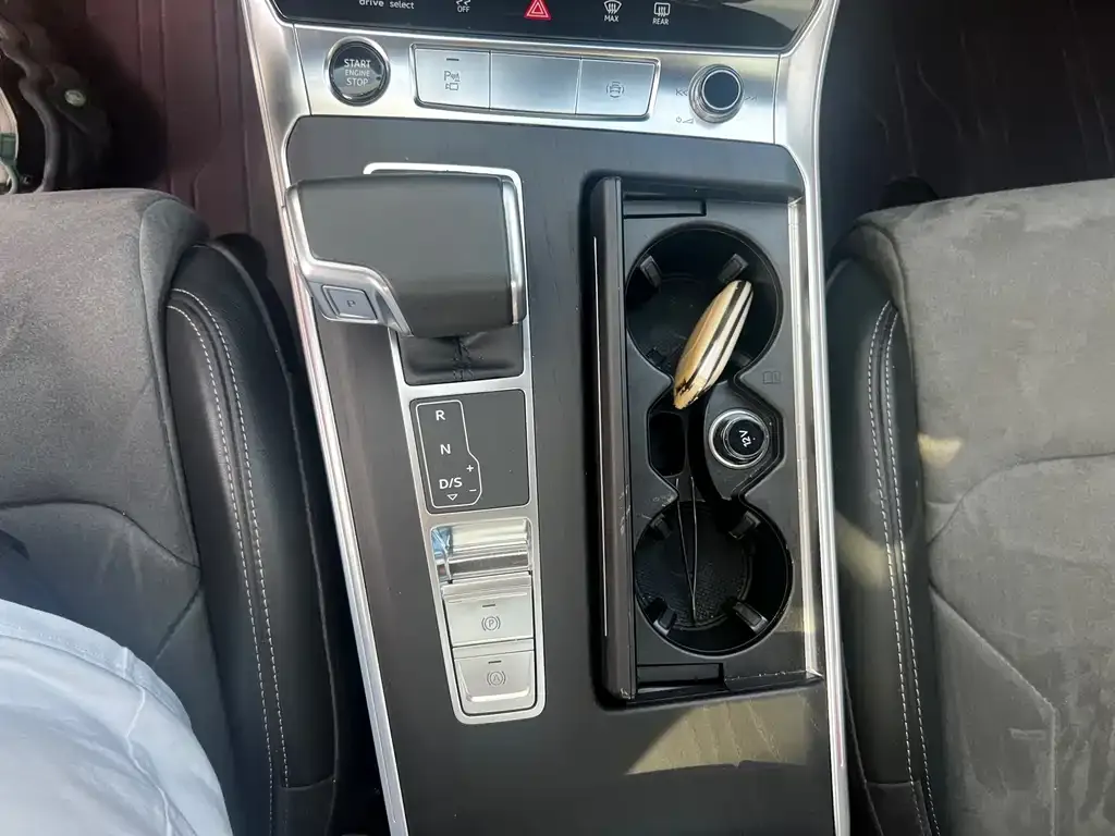Audi A6L 2024 из CN, фото 3