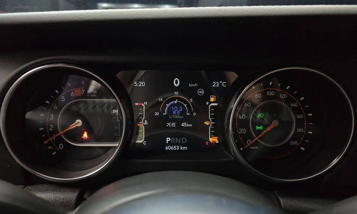 Jeep Wrangler 2021 из KR, фото 5