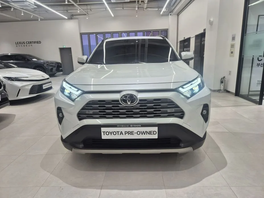 Toyota RAV4 — фото 2