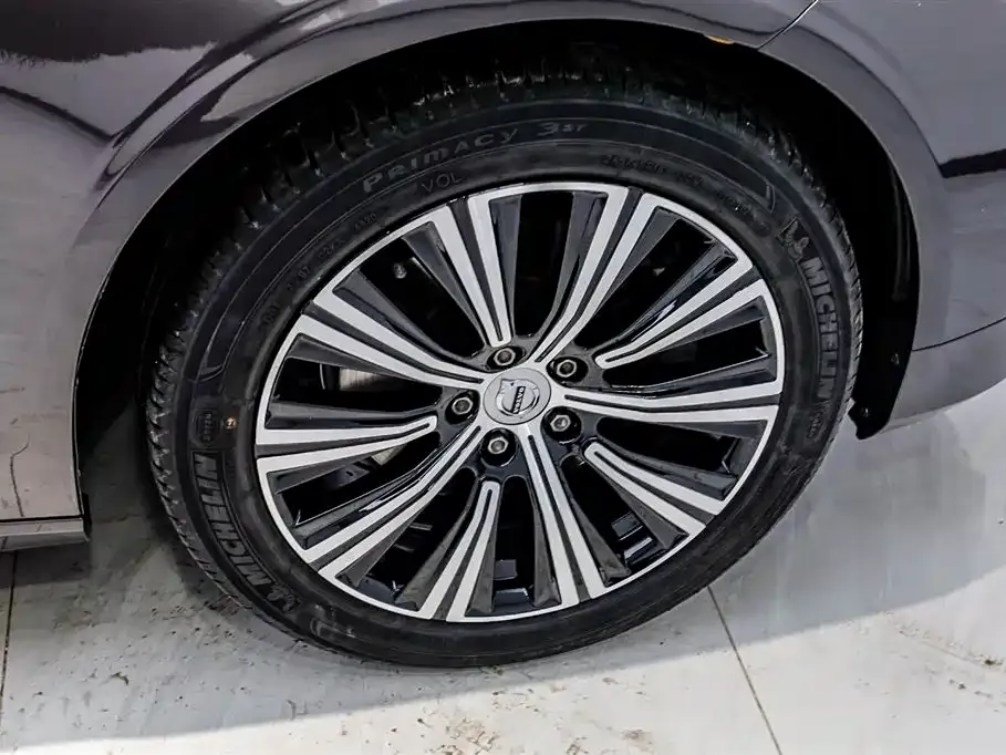 Volvo S90 — фото 10