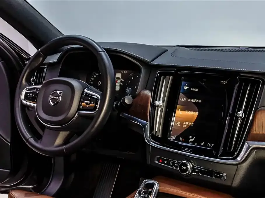 Volvo S90 — фото 7