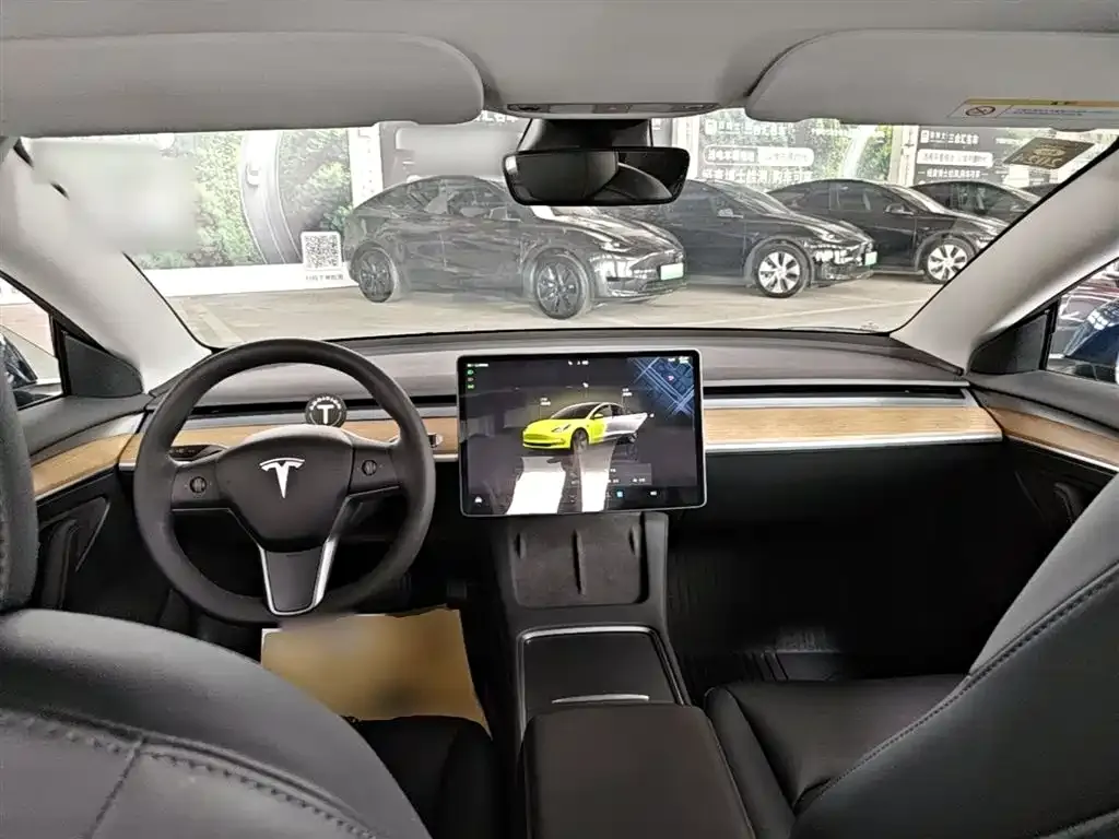 Tesla Model 3 — фото 6