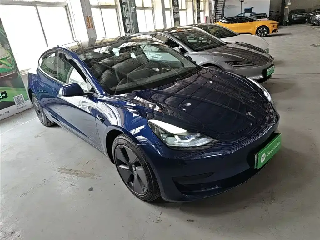 Tesla Model 3 — фото 9
