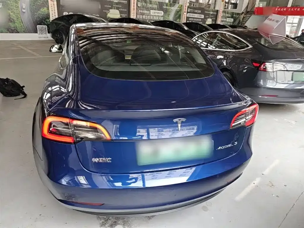 Tesla Model 3 — фото 10
